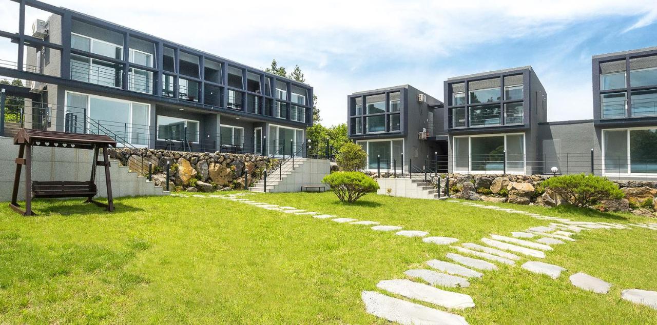 Donnaeko Pension Seogwipo Esterno foto